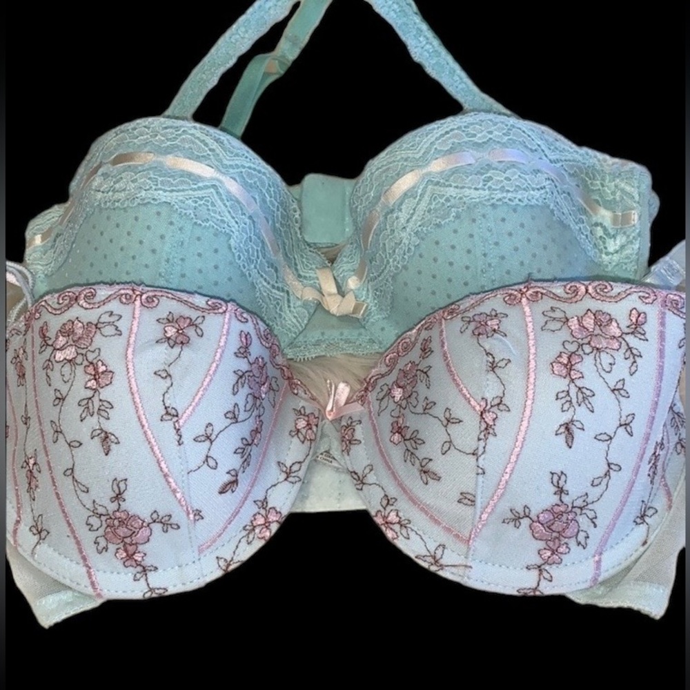 SALE!! Set of 2 Presence bras 32C.     2